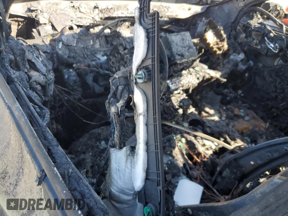 2019 Kia Sorento LX z VIN 5XYPG4A5XKG490455, wystawiony jako Copart lot #57693815 z przebiegiem Nie podano mil oraz Nie do naprawy • Non repairable. Historia ofert i sprzedaży dostępna na DreamBid. Obrazek 8.