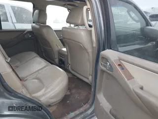2005 Nissan Pathfinder SE with VIN 5N1AR18U05C707611, listed as a IAAI auction lot 41413932 with 260,777 mi miles. Bid and sale history available at carsss.com. Image 8.