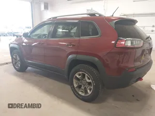 2019 Jeep Cherokee Trailhawk z VIN 1C4PJMBX0KD361981, wystawiony jako IAAI lot #42074093 z przebiegiem 56 989 mil mil oraz . Historia ofert i sprzedaży dostępna na DreamBid. Obrazek 3.