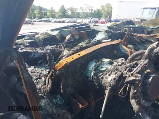 2002 Chevrolet Suburban LT z VIN 1GNFK16Z82J207479, wystawiony jako IAAI lot #42668056 z przebiegiem 140 000 mil mil oraz . Historia ofert i sprzedaży dostępna na DreamBid. Obrazek 7.