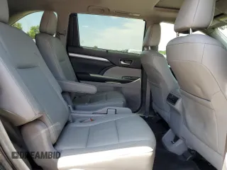2017 Toyota Highlander XLE with VIN 5TDJZRFH0HS467343, listed as a Copart auction lot 62111325 with 119,629 mi miles and Salvage title. Bid and sale history available at DreamBid. Image 11.