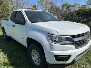 2019 Chevrolet Colorado 4WD Work Truck with VIN 1GCHTBEA1K1309660, listed as a IAAI auction lot 41907744 with 89,151 mi miles. Bid and sale history available at carsss.com. Image 1.