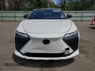 2023 Lexus RZ 450e Premium z VIN JTJAAAAB1PA005944, wystawiony jako Copart lot #59997874 z przebiegiem 7267 mil mil oraz Szkody całkowita. Historia ofert i sprzedaży dostępna na DreamBid. Obrazek 5.