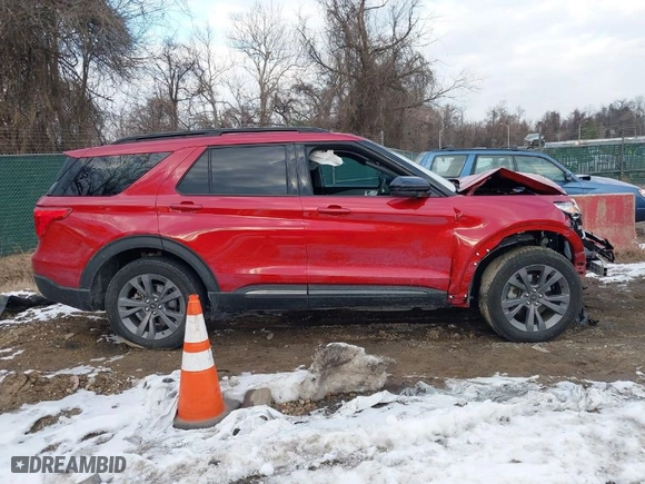 2023 Ford Explorer XLT with VIN 1FMSK8DH3PGB92772, listed as a IAAI auction lot 41409691 with 7,072 mi miles. Bid and sale history available at carsss.com. Image 13.