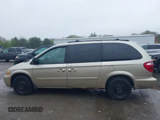 2005 Dodge Caravan SE with VIN 2D4GP24R95R324515, listed as a IAAI auction lot 42195916 with 185,491 mi miles and . Bid and sale history available at carsss.com. Image 14.
