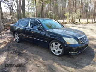 2005 Lexus LS 430 with VIN JTHBN36F355013969, listed as a IAAI auction lot 41887437 with 232,163 mi miles. Bid and sale history available at carsss.com. Image 1.