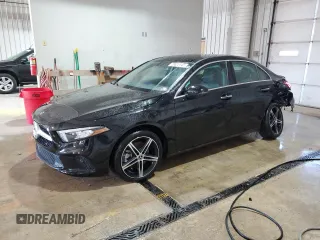 2022 Mercedes-Benz A 220 z VIN W1K3G4FBXNJ367908, wystawiony jako Copart lot #58825145 z przebiegiem 14 848 mil mil oraz Szkoda całkowita • Salvage title. Historia ofert i sprzedaży dostępna na DreamBid. Obrazek 1.