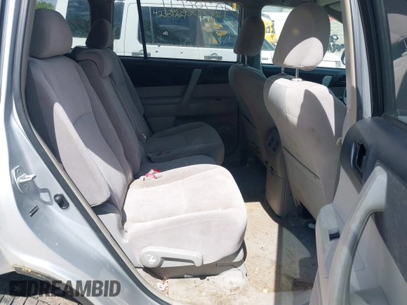 2008 Toyota Highlander z VIN JTEES41A082047975, wystawiony jako IAAI lot #42386511 z przebiegiem 229 825 mil mil oraz . Historia ofert i sprzedaży dostępna na DreamBid. Obrazek 8.
