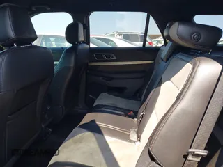 2017 Ford Explorer XLT z VIN 1FM5K7D82HGA31550, wystawiony jako IAAI lot #42391756 z przebiegiem 141 291 mil mil oraz . Historia ofert i sprzedaży dostępna na DreamBid. Obrazek 8.