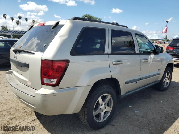 2007 Jeep Grand Cherokee Laredo with VIN 1J8GS48K07C699301, listed as a Copart auction lot 51000705 with 104,256 mi miles and Clean Title. Bid and sale history available at carsss.com. Image 3.