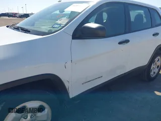 2017 Jeep Cherokee Sport with VIN 1C4PJMAB1HW668725, listed as a IAAI auction lot 41589425 with 185,316 mi miles. Bid and sale history available at carsss.com. Image 6.