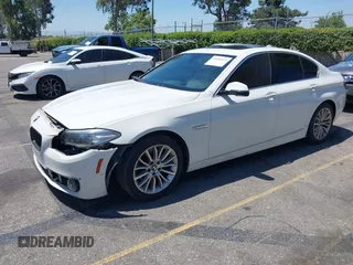2015 BMW 5 Series 528i z VIN WBA5A5C58FD514538, wystawiony jako IAAI lot #42301127 z przebiegiem 147 084 mil mil oraz . Historia ofert i sprzedaży dostępna na DreamBid. Obrazek 18.