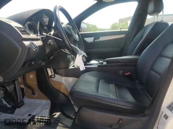 2008 Mercedes-Benz C 300 Sport с VIN WDDGF54X28F068784, выставлен на аукционе Copart как лот 55971325 с пробегом 132 281 миль миль и Списание • Salvage title. История ставок и продаж доступна на DreamBid. Изображение 7.