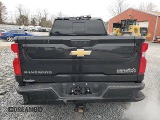 2024 Chevrolet Silverado 3500HD High Country with VIN 2GC4YVEY1R1159956, listed as a Copart auction lot 86298864 with 4,113 mi miles and Non Repairable. Bid and sale history available at carsss.com. Image 6.