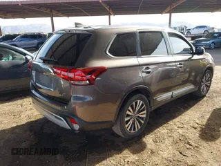 2020 Mitsubishi Outlander SE z VIN JA4AD3A34LZ046556, wystawiony jako IAAI lot #41429554 z przebiegiem 93 240 mil mil oraz . Historia ofert i sprzedaży dostępna na DreamBid. Obrazek 4.
