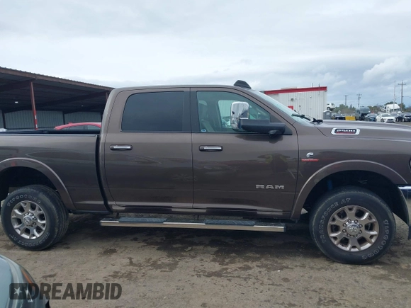 2020 Ram 2500 Laramie z VIN 3C6UR5FL5LG249102, wystawiony jako IAAI lot #41414195 z przebiegiem 42 044 mil mil oraz . Historia ofert i sprzedaży dostępna na DreamBid. Obrazek 13.