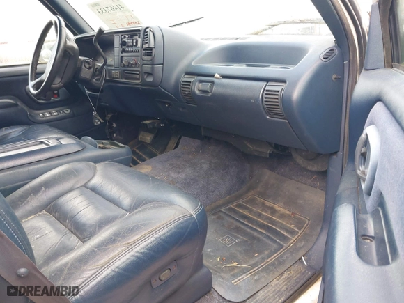 1996 Chevrolet Tahoe with VIN 1GNEK13R9TJ409605, listed as a IAAI auction lot 41467333 with 209,356 mi miles. Bid and sale history available at carsss.com. Image 5.