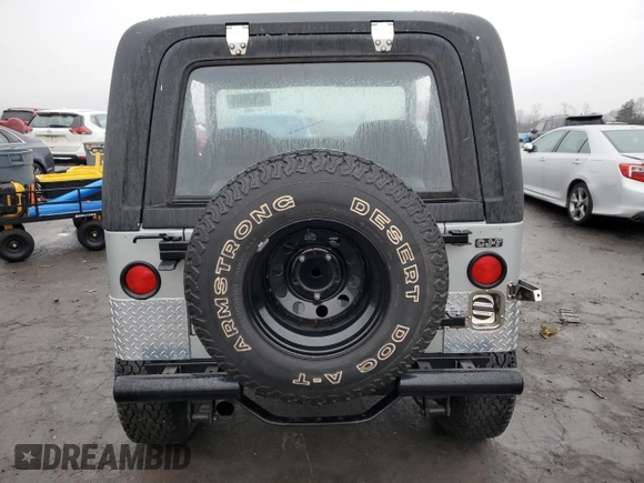 1985 Jeep CJ z VIN 1JCCM87AXFT128119, wystawiony jako Copart lot #42979045 z przebiegiem 83 932 mil mil oraz Tytuł czysty. Historia ofert i sprzedaży dostępna na DreamBid. Obrazek 6.