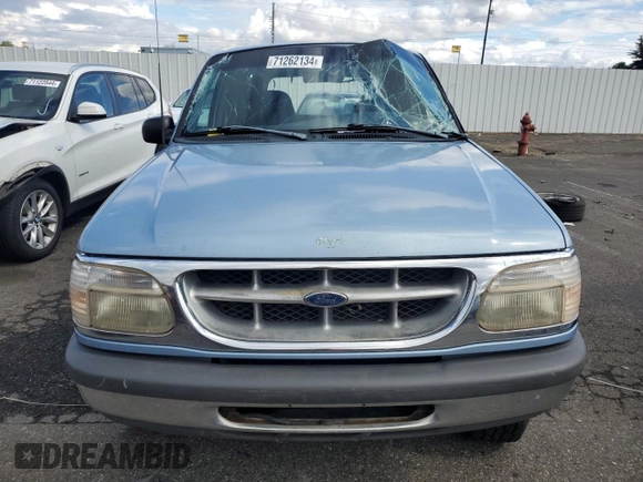 1998 Ford Explorer XLT z VIN 1FMZU35P8WZA89318, wystawiony jako Copart lot #71262134 z przebiegiem 160 028 mil mil oraz Szkoda całkowita • Salvage title. Historia ofert i sprzedaży dostępna na DreamBid. Obrazek 5.