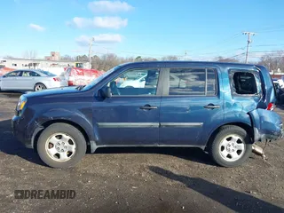2011 Honda Pilot LX with VIN 5FNYF4H28BB089206, listed as a IAAI auction lot 41852945 with 62,116 mi miles. Bid and sale history available at carsss.com. Image 14.