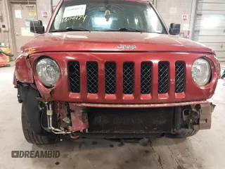 2016 Jeep Patriot High Altitude Edition with VIN 1C4NJRFB5GD685731, listed as a IAAI auction lot 41804474 with 125,184 mi miles. Bid and sale history available at carsss.com. Image 6.