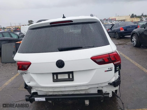 2018 Volkswagen Tiguan SEL with VIN 3VV2B7AX4JM140172, listed as a IAAI auction lot 41731061 with 103,459 mi miles. Bid and sale history available at carsss.com. Image 16.