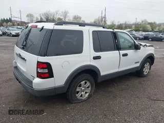2006 Ford Explorer XLT with VIN 1FMEU73E86UA38132, listed as a IAAI auction lot 41974292 with Not Provided miles. Bid and sale history available at carsss.com. Image 4.