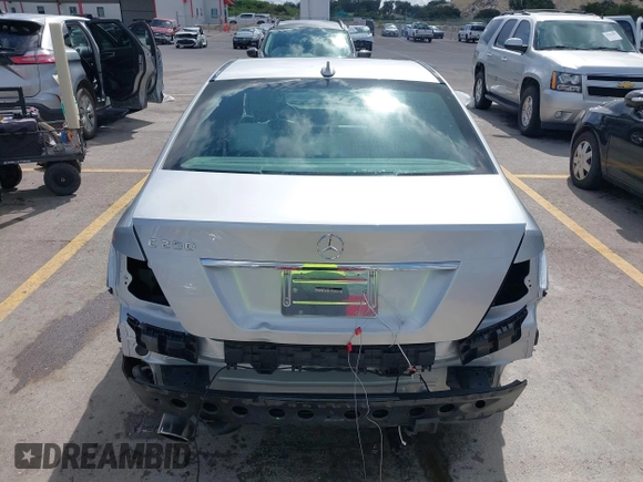 2014 Mercedes-Benz C 250 Sport with VIN WDDGF4HB1EA951907, listed as a IAAI auction lot 42580563 with 51,592 mi miles and . Bid and sale history available at DreamBid. Image 17.