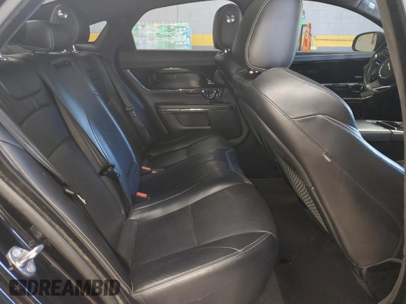2015 Jaguar XJ with VIN SAJWJ1CD9F8V83885, listed as a Copart auction lot 65625135 with 81,794 mi miles and Clean title. Bid and sale history available at DreamBid. Image 10.