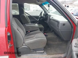 2003 Chevrolet Silverado 1500 with VIN 2GCEK19T431299780, listed as a IAAI auction lot 41537100 with 249,868 mi miles. Bid and sale history available at carsss.com. Image 5.