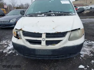2005 Dodge Caravan SE with VIN 1D4GP25E85B249526, listed as a IAAI auction lot 41548754 with 165,330 mi miles. Bid and sale history available at carsss.com. Image 16.