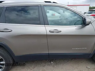 2021 Jeep Cherokee Altitude z VIN 1C4PJLLB8MD164590, wystawiony jako IAAI lot #41919423 z przebiegiem 29 672 mil mil oraz . Historia ofert i sprzedaży dostępna na DreamBid. Obrazek 13.