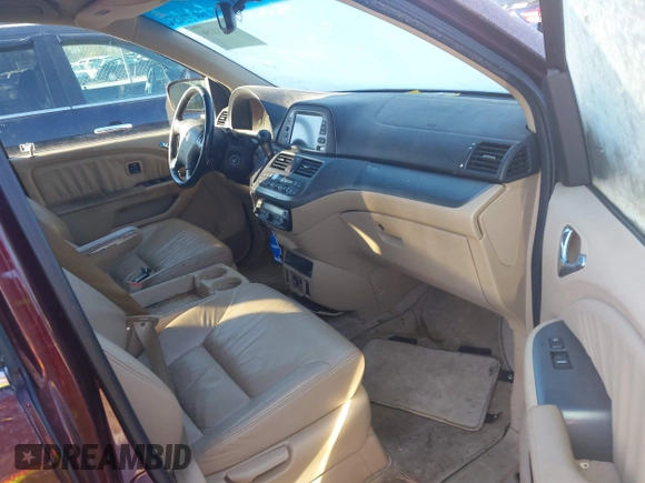 2007 Honda Odyssey Touring z VIN 5FNRL38887B121753, wystawiony jako IAAI lot #40972256 z przebiegiem 152 702 mil mil oraz . Historia ofert i sprzedaży dostępna na DreamBid. Obrazek 5.
