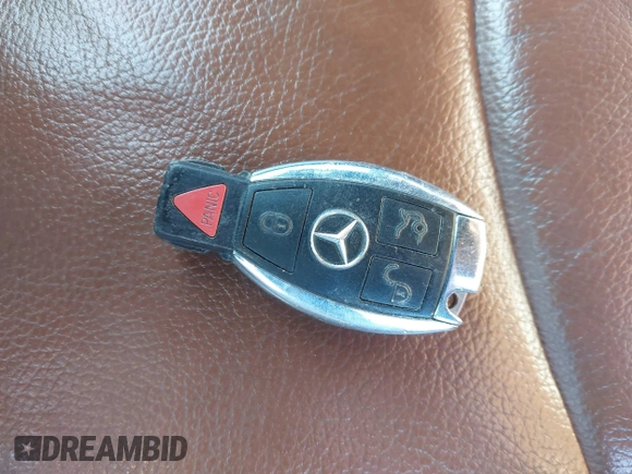 2007 Mercedes-Benz E-Class 3.5L with VIN WDBUF87X27X215963, listed as a IAAI auction lot 41424948 with 117,508 mi miles. Bid and sale history available at carsss.com. Image 11.