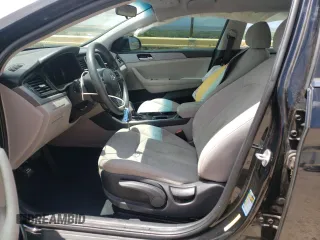 2018 Hyundai Sonata SE z VIN 5NPE24AF2JH690798, wystawiony jako Copart lot #57510685 z przebiegiem 49 717 mil mil oraz Szkoda całkowita • Salvage title. Historia ofert i sprzedaży dostępna na DreamBid. Obrazek 7.