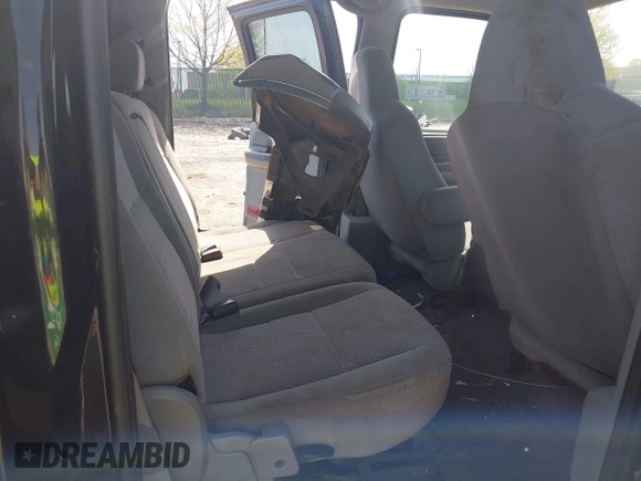2004 Ford F-350 XL с VIN 1FTSW31P14EA51424, выставлен на аукционе IAAI как лот 42070460 с пробегом Не указан миль и . История ставок и продаж доступна на DreamBid. Изображение 8.