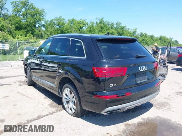 2019 Audi Q7 Premium Plus z VIN WA1LAAF75KD012980, wystawiony jako IAAI lot #42205106 z przebiegiem Nie podano mil oraz . Historia ofert i sprzedaży dostępna na DreamBid. Obrazek 3.