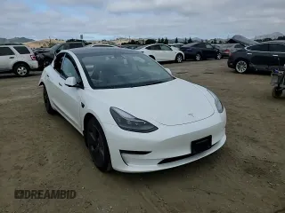 2022 Tesla Model 3 Long Range z VIN 5YJ3E1EB4NF161314, wystawiony jako Copart lot #57060725 z przebiegiem 19 215 mil mil oraz Szkoda całkowita • Salvage title. Historia ofert i sprzedaży dostępna na DreamBid. Obrazek 13.