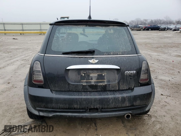 2005 MINI Hardtop z VIN WMWRC33525TK61317, wystawiony jako Copart lot #43325015 z przebiegiem 159 089 mil mil oraz Szkoda całkowita • Salvage title. Historia ofert i sprzedaży dostępna na DreamBid. Obrazek 6.