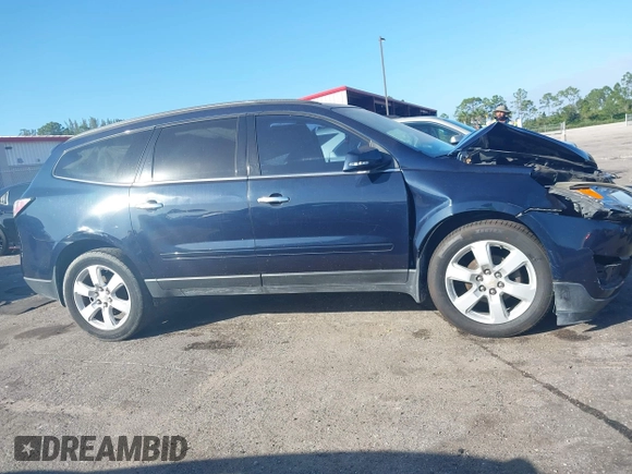 2016 Chevrolet Traverse LT with VIN 1GNKRGKD4GJ307061, listed as a IAAI auction lot 40880472 with 200,802 mi miles. Bid and sale history available at carsss.com. Image 13.