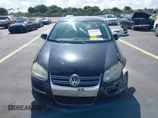 2010 Volkswagen Jetta Limited Edition z VIN 3VWRX7AJ4AM054934, wystawiony jako IAAI lot #42539609 z przebiegiem 245 048 mil mil oraz . Historia ofert i sprzedaży dostępna na DreamBid. Obrazek 12.