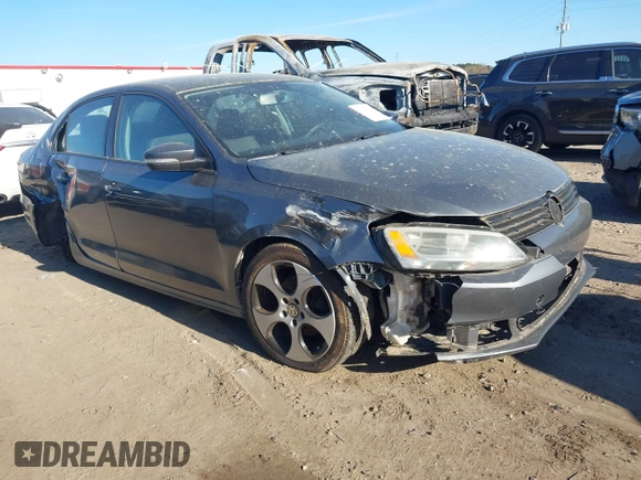 2011 Volkswagen Jetta Sedan SE w/Convenience & Sunroof PZEV with VIN 3VWDZ7AJ0BM357277, listed as a IAAI auction lot 41897588 with 149,710 mi miles. Bid and sale history available at carsss.com. Image 6.
