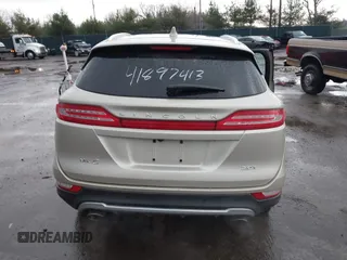 2017 Lincoln MKC Select z VIN 5LMCJ2C99HUL63006, wystawiony jako IAAI lot #41897413 z przebiegiem 76 202 mil mil oraz . Historia ofert i sprzedaży dostępna na DreamBid. Obrazek 16.
