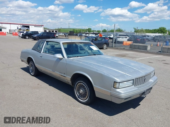 1987 Chevrolet Monte Carlo z VIN 1G1GZ11Z4HR114011, wystawiony jako IAAI lot #42204871 z przebiegiem 74 357 mil mil oraz . Historia ofert i sprzedaży dostępna na DreamBid. Obrazek 1.