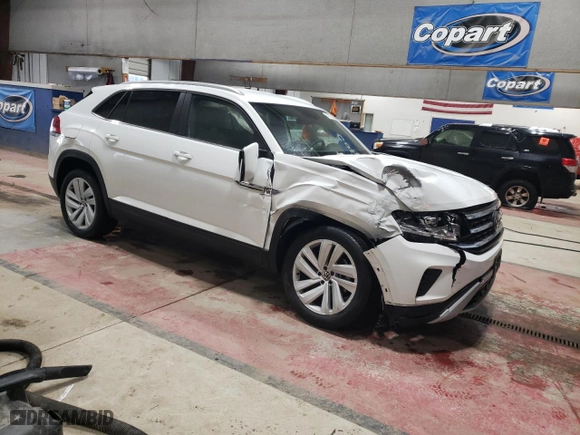 2023 Volkswagen Atlas Cross Sport 2.0T SE w/Technology with VIN 1V2HE2CA5PC204076, listed as a Copart auction lot 44377345 with 35,437 mi miles and Salvage Title. Bid and sale history available at carsss.com. Image 4.