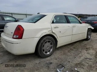 2005 Chrysler 300 with VIN 2C3AA53GX5H667639, listed as a Copart auction lot 47995985 with 70,890 mi miles and Clean Title. Bid and sale history available at carsss.com. Image 3.