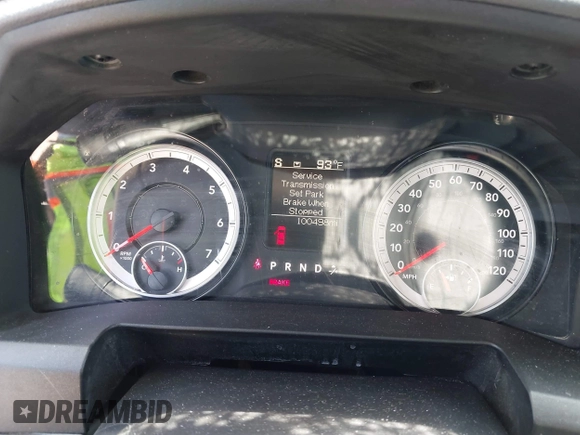 2015 Ram 1500 Express z VIN 1C6RR6KGXFS605044, wystawiony jako IAAI lot #42476988 z przebiegiem 100 498 mil mil oraz . Historia ofert i sprzedaży dostępna na DreamBid. Obrazek 7.