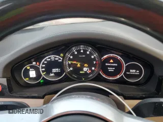 2019 Porsche Cayenne E-Hybrid с VIN WP1AE2AY7KDA50507, выставлен на аукционе Copart как лот 78160844 с пробегом 33 245 миль миль и Списание • Salvage title. История ставок и продаж доступна на DreamBid. Изображение 9.