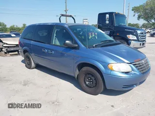 2007 Chrysler Town & Country LWB LX with VIN 2A4GP44R77R246063, listed as a IAAI auction lot 42025571 with 302,541 mi miles. Bid and sale history available at carsss.com. Image 1.