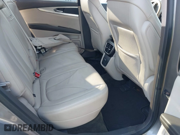 2017 Lincoln MKX Premiere z VIN 2LMPJ8JR3HBL43225, wystawiony jako IAAI lot #41463682 z przebiegiem 121 108 mil mil oraz . Historia ofert i sprzedaży dostępna na DreamBid. Obrazek 8.